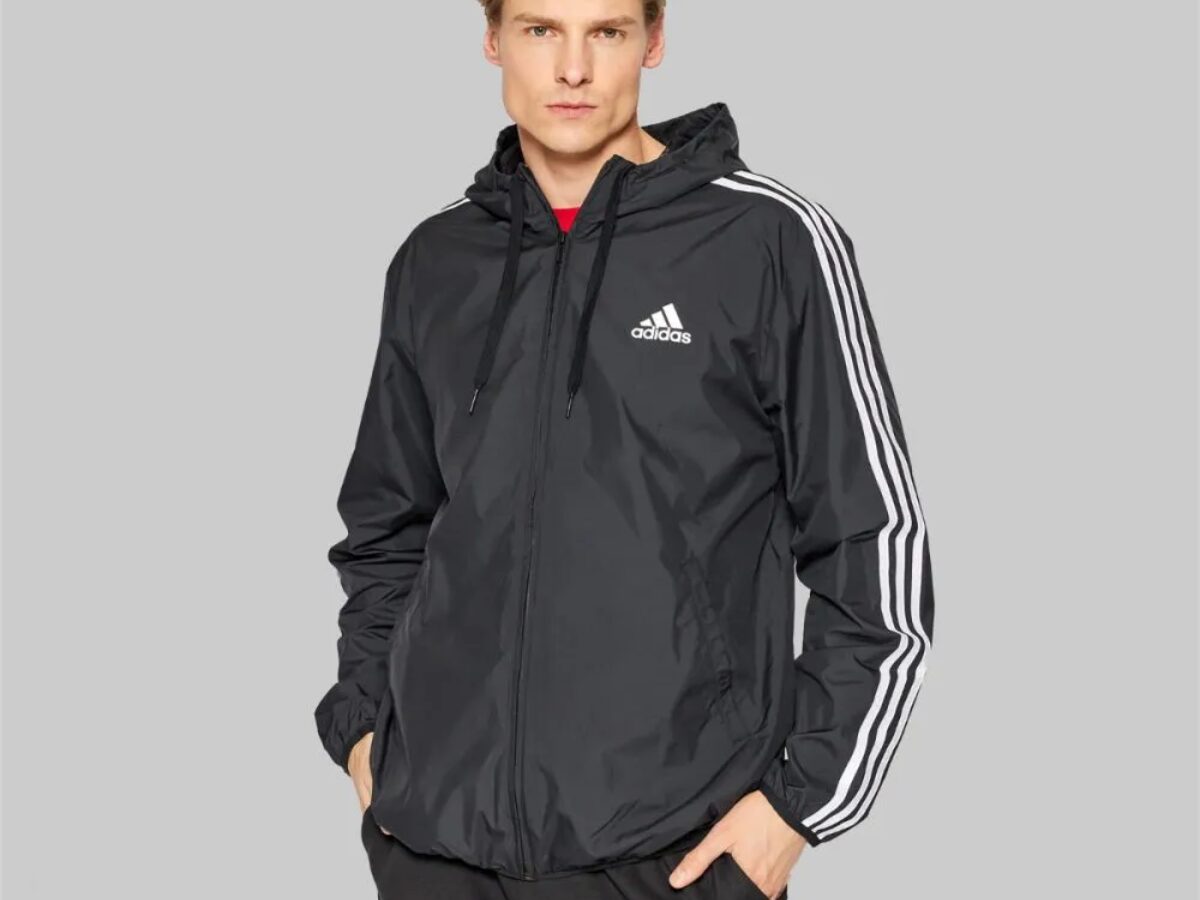 Áo gió của Adidas 