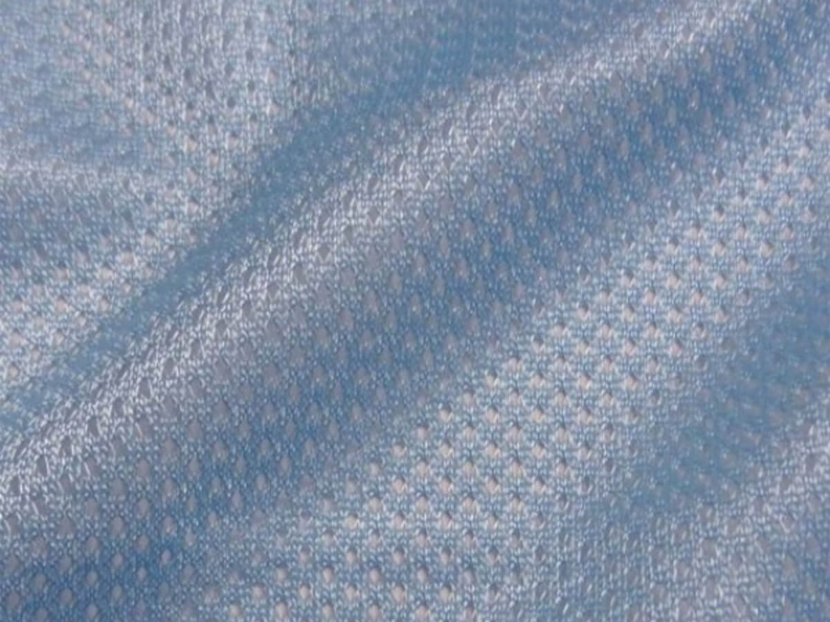 Cấu trúc sợi Coolmax có rãnh dọc giúp thoát ẩm nhanh và khô thoáng