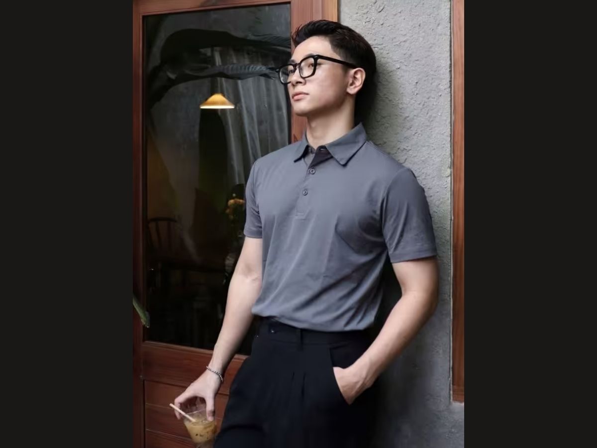 Mặc áo polo bamboo Coolmate trong bối cảnh đời thường năng động