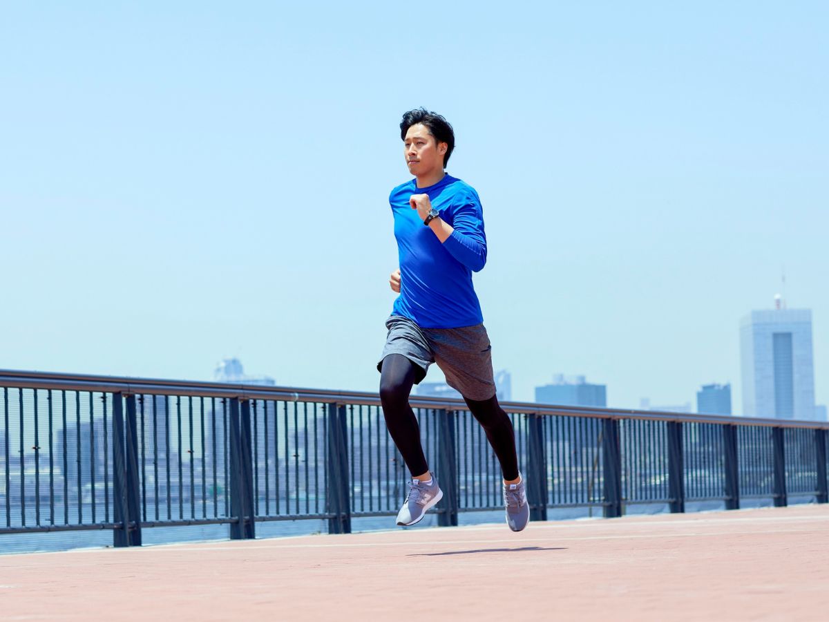 Chạy bộ là hoạt động dễ khiến cơ thể mất nước