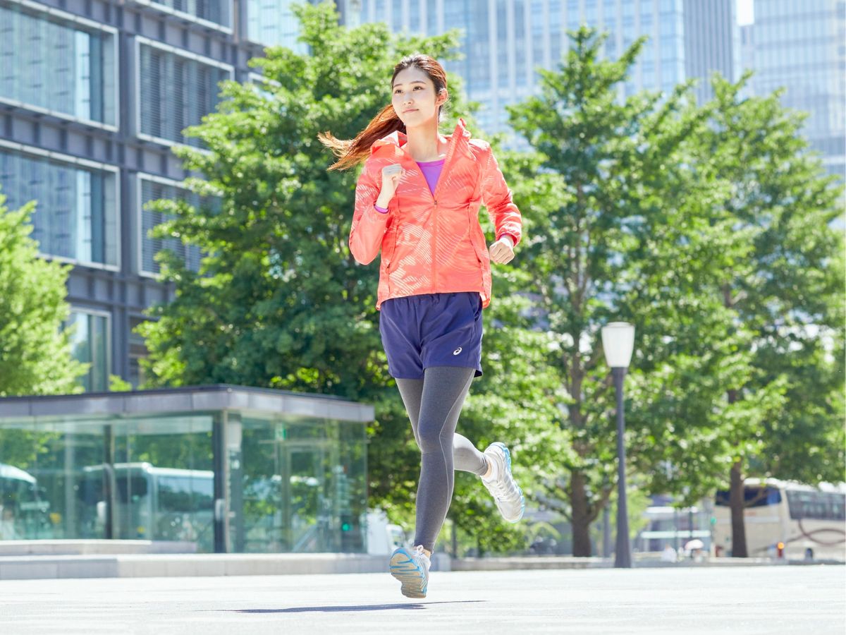 Chọn áo khoác có tính năng chống nắng