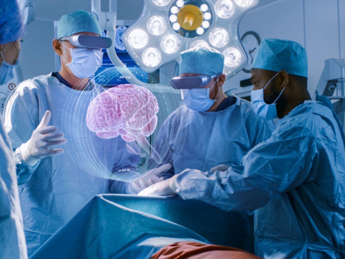 Sử dụng hologram trong phẩu thuật của bác sĩ