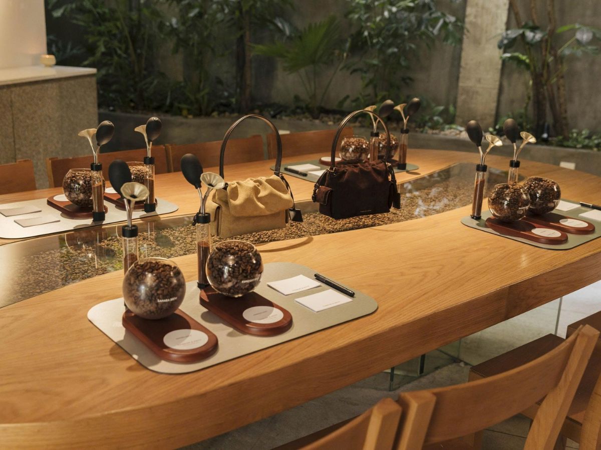 Không gian tổ chức sự kiện nhuốm màu nâu trầm