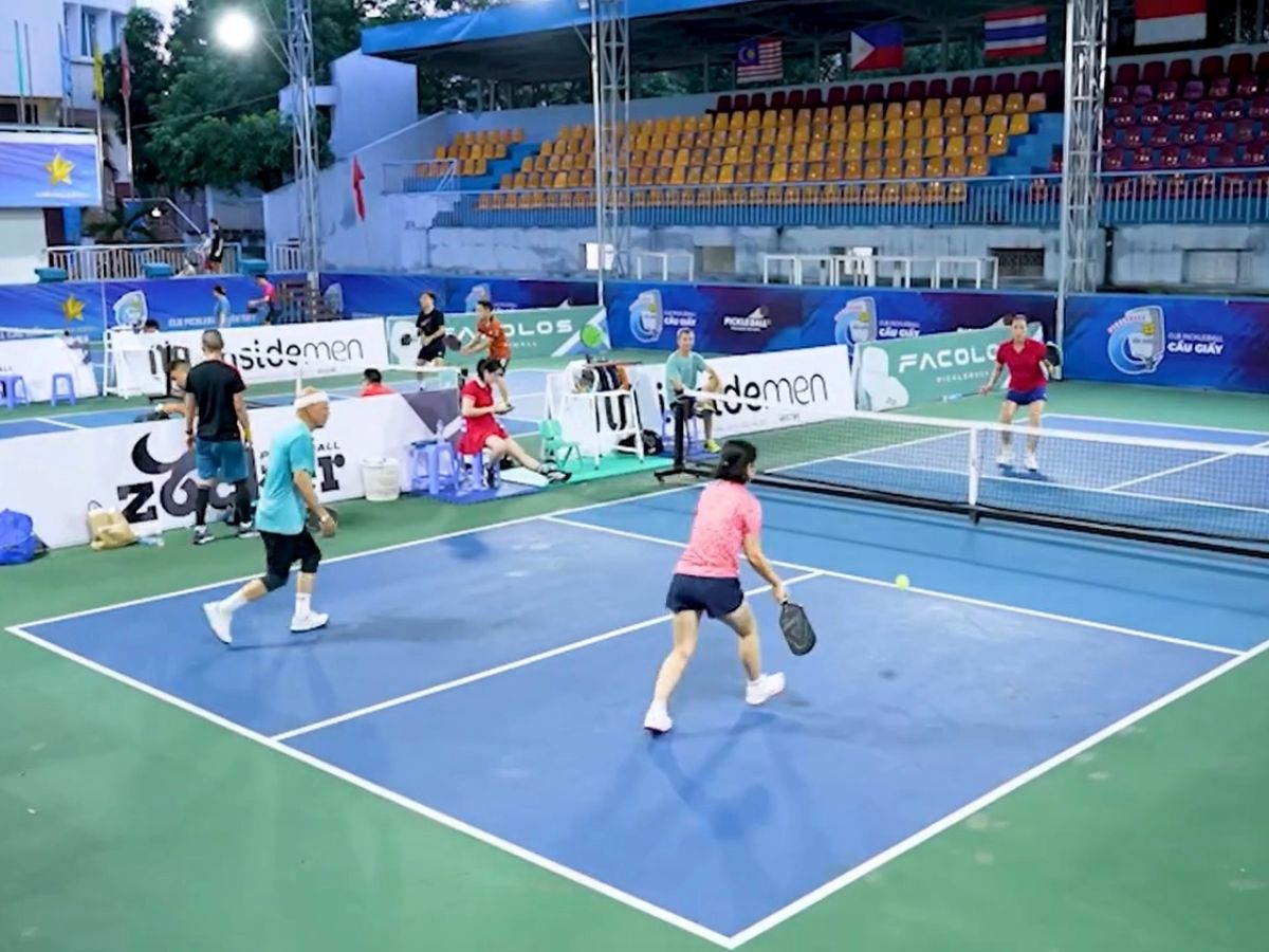 Pickleball, môn thể thao kết hợp giữa tennis, cầu lông và bóng bàn