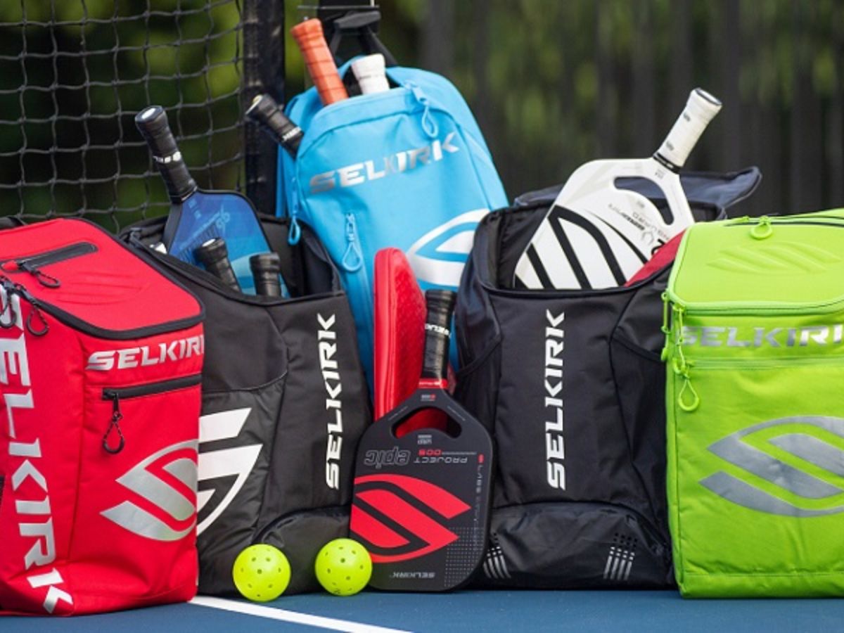 Túi chuyên dụng giúp dụng cụ Pickleball  tránh khỏi va đập và thời tiết 