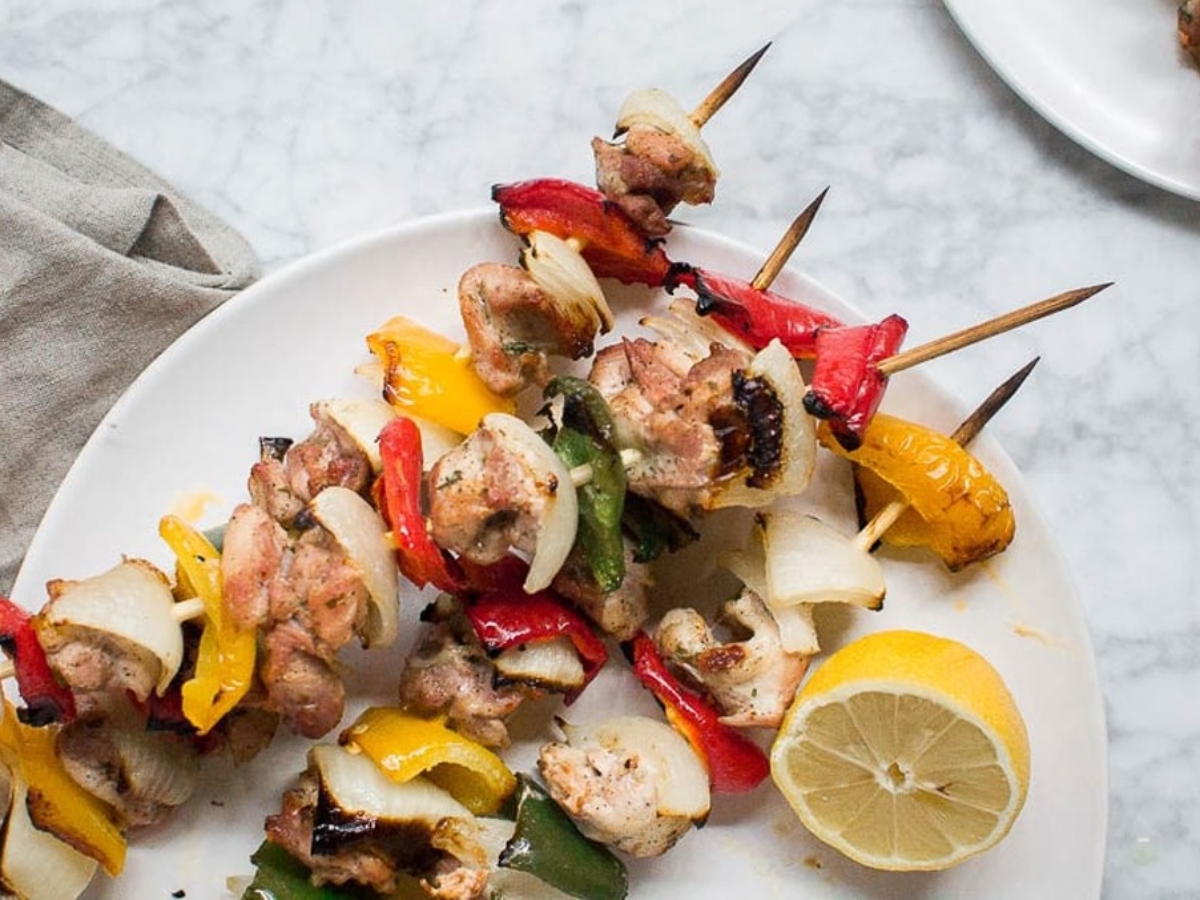 100g ức gà bao nhiêu calo