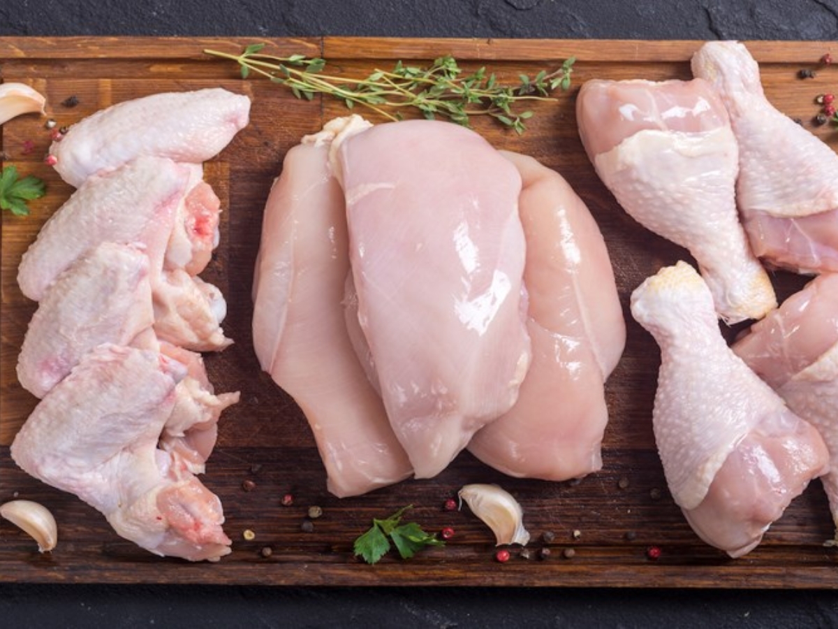 100g ức gà bao nhiêu calo