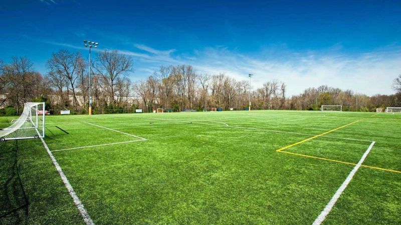 sân bóng đá Phú Nhuận