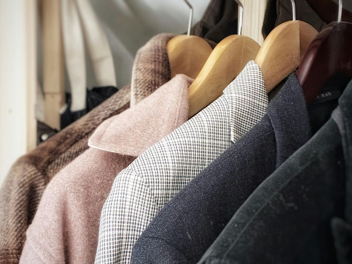 Áo dạ, bomber, parka đều là những kiểu áo chị em nên có trong mùa đông