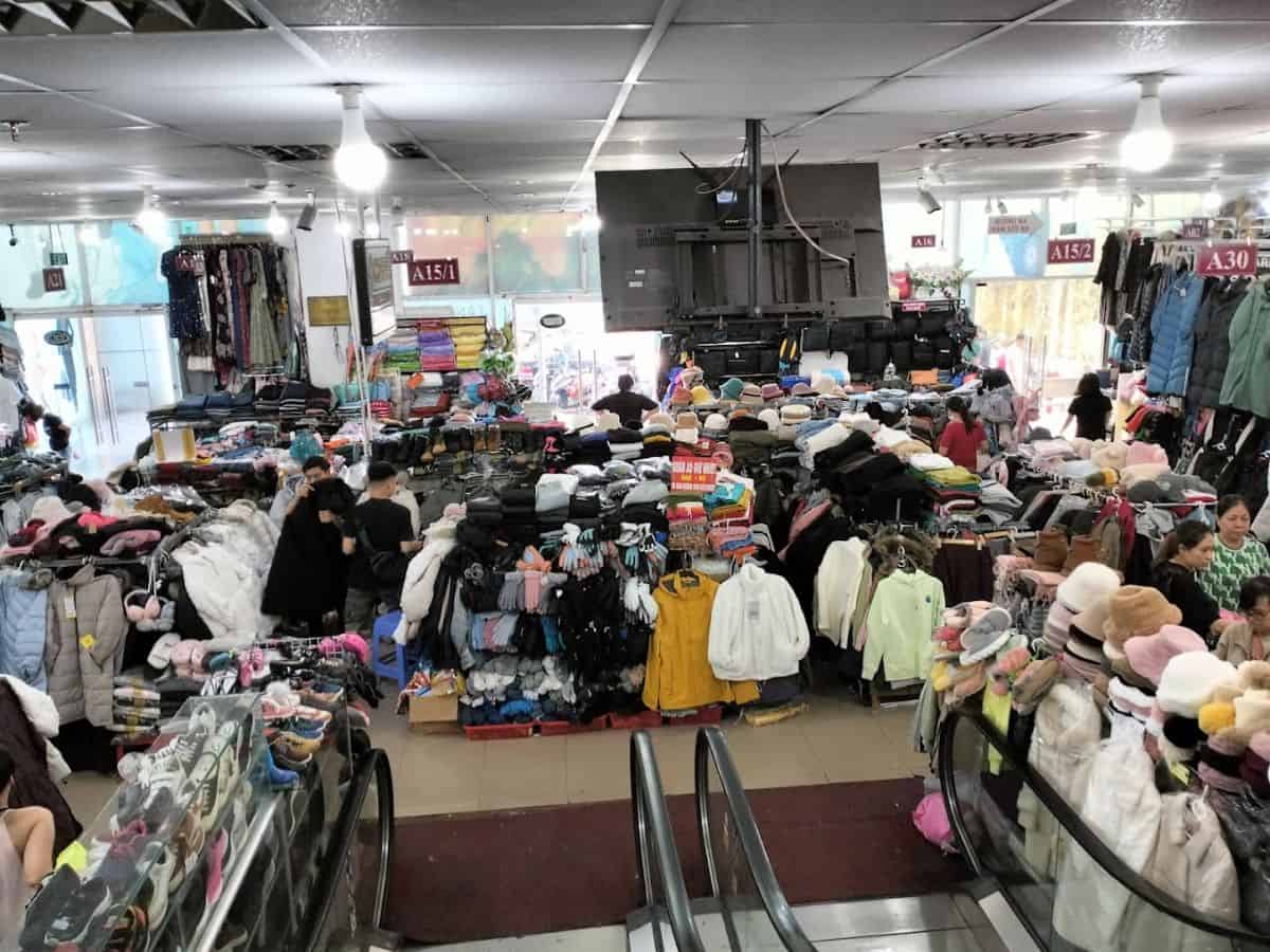 Chợ nga kho đồ mùa đông đa dạng giá mềm