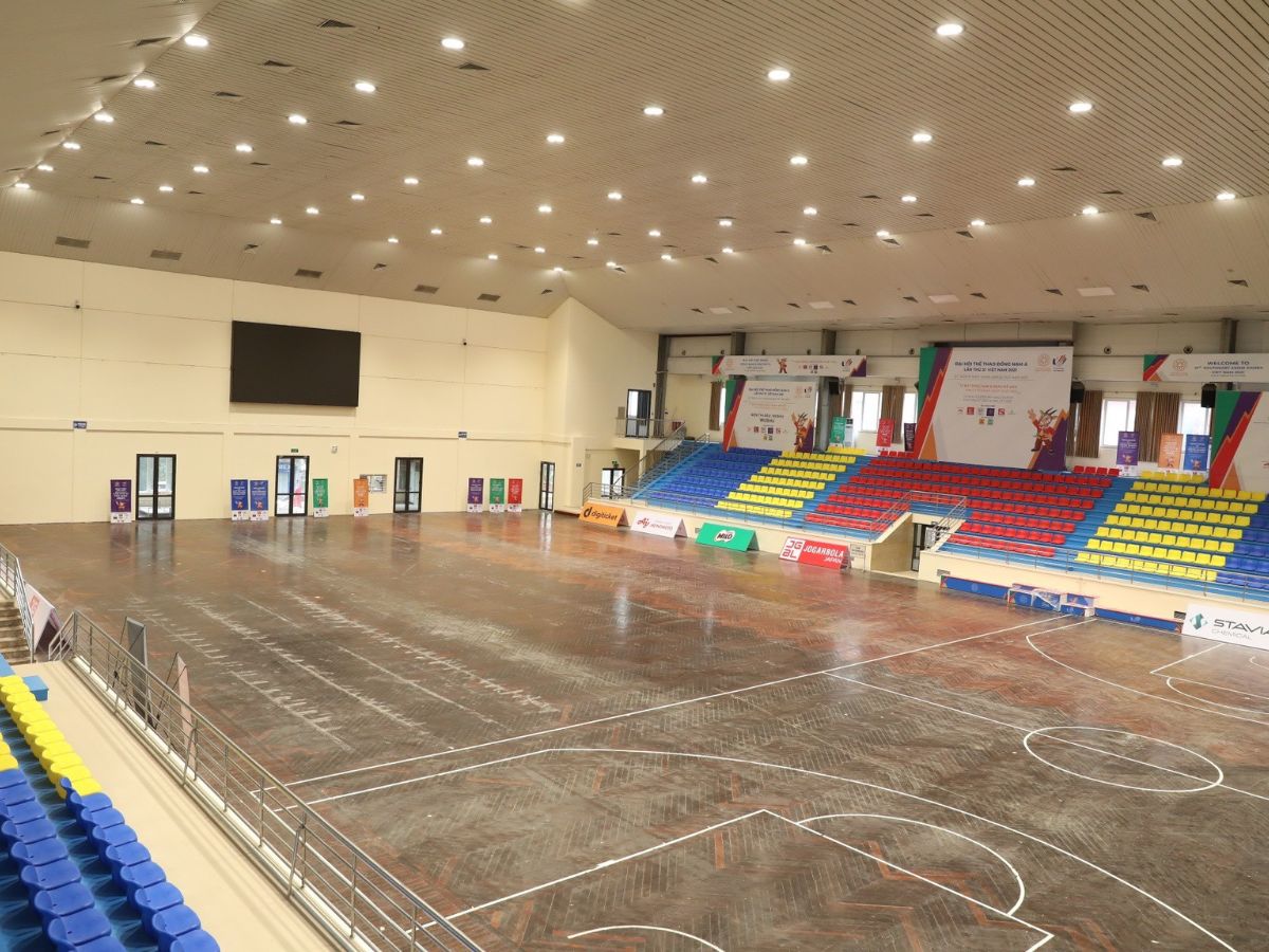 Nhà thi đấu Cầu Giấy với sân cầu lông chất lượng