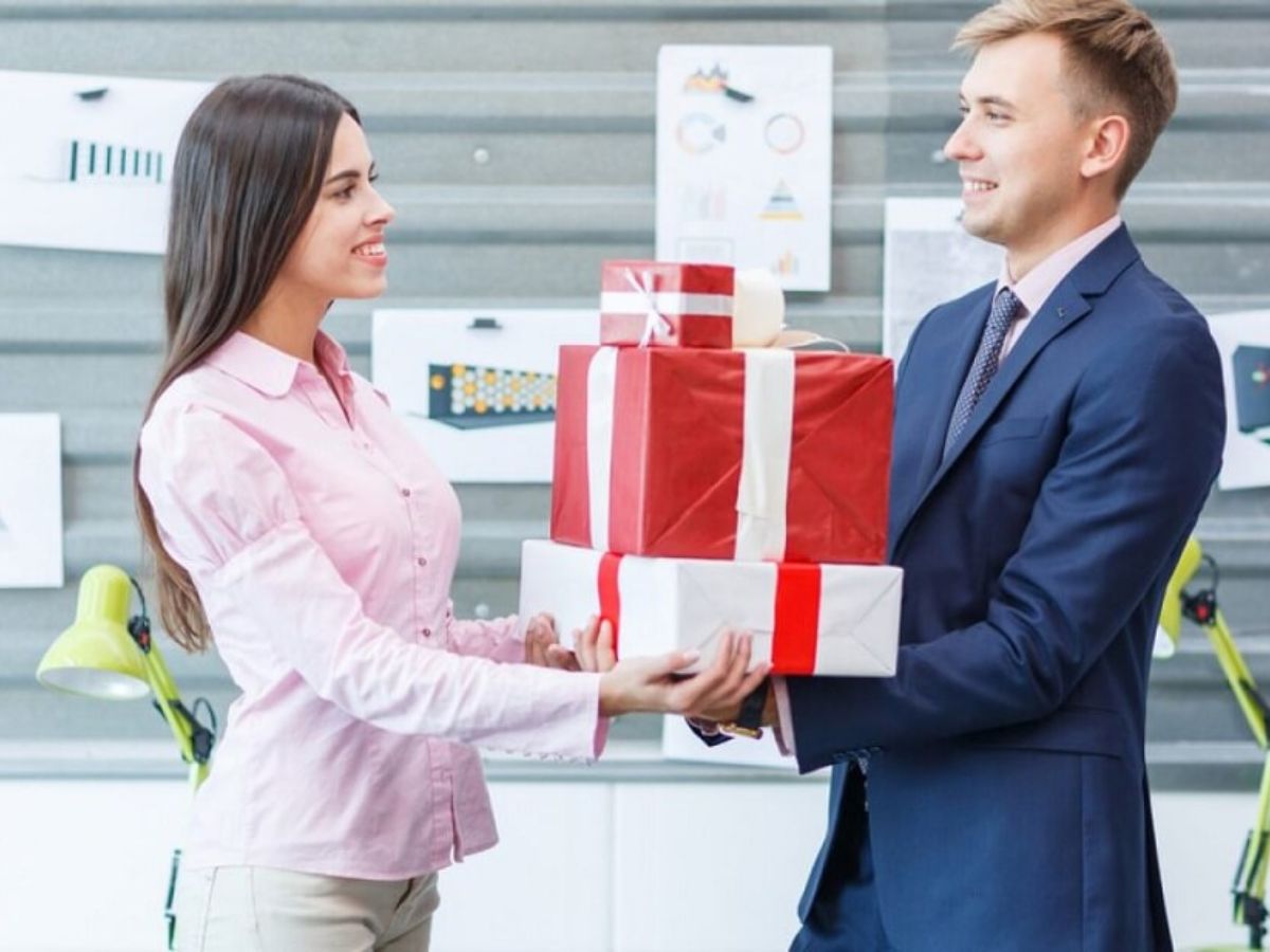 Khám phá ngay Top quà tặng lưu niệm cho doanh nghiệp độc đáo