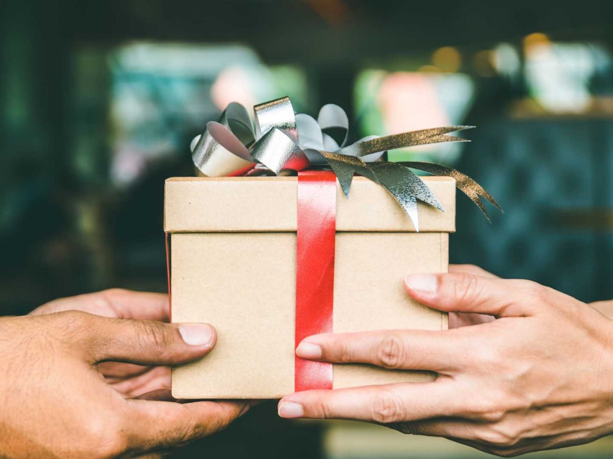 Khám phá ngay Top quà tặng lưu niệm cho doanh nghiệp độc đáo