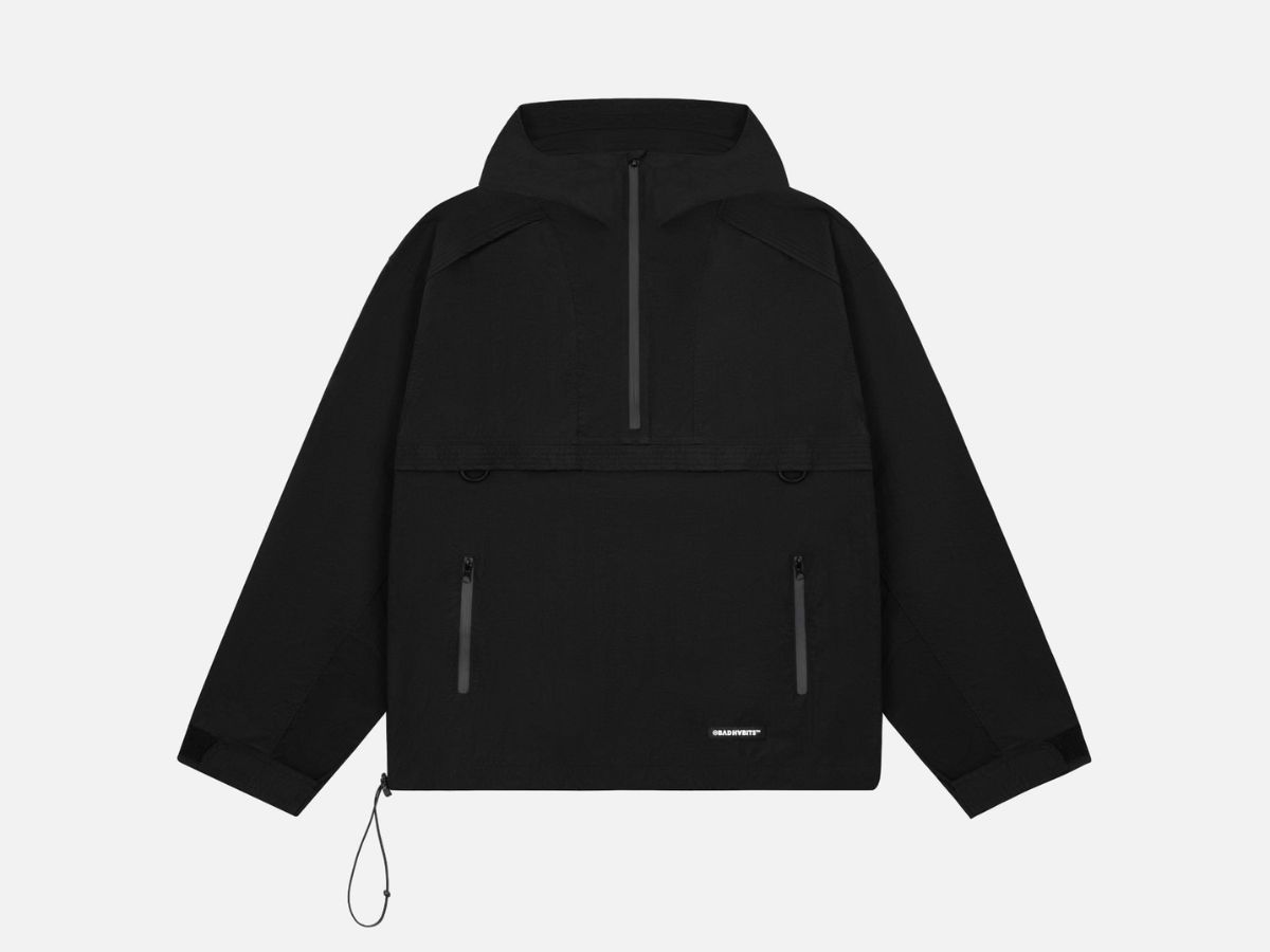 Áo khoác dù của BAD HABITS đơn giản, dễ mặc