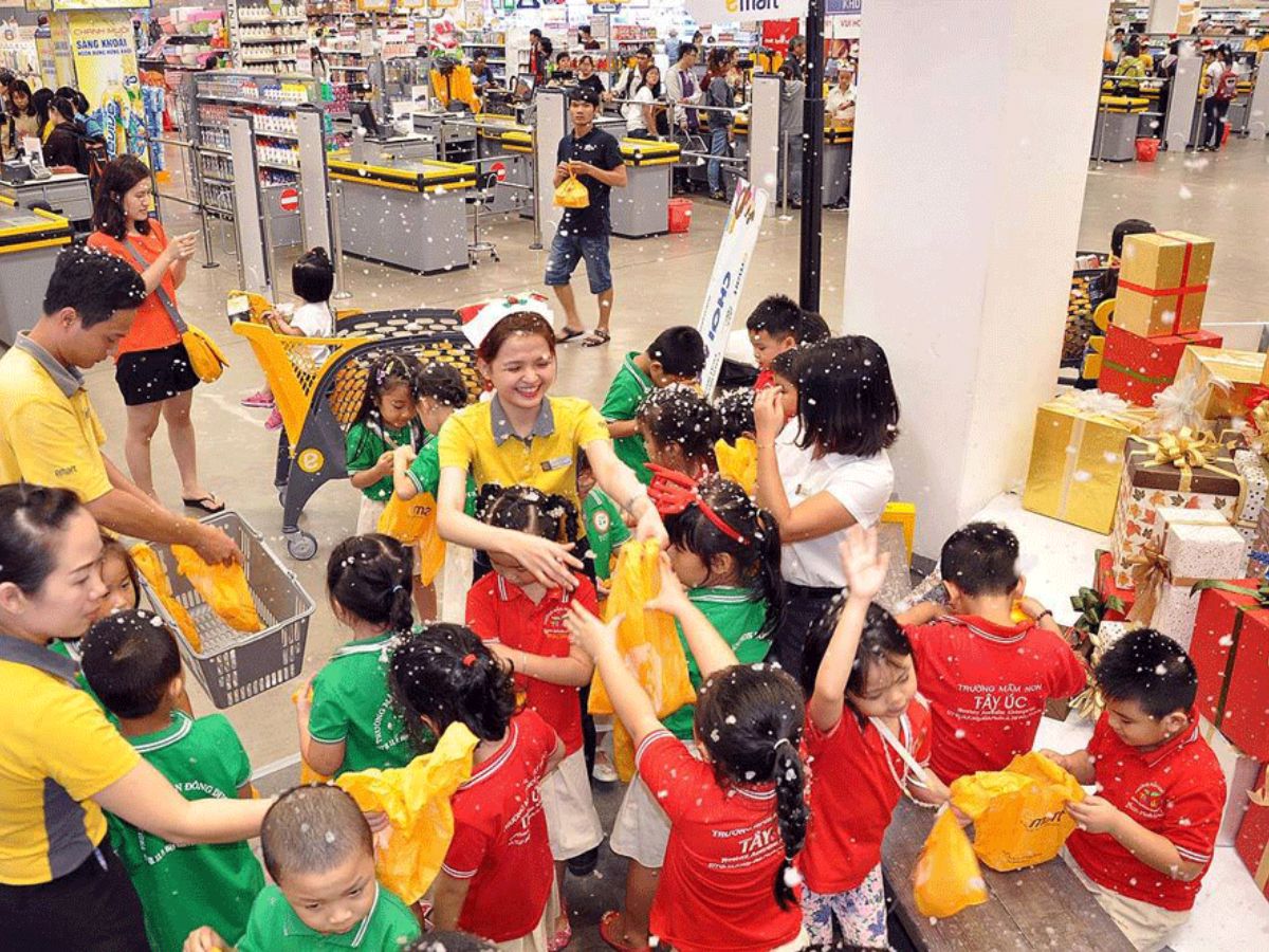 Việc Emart lựa chọn thun cá sấu poly cho  đồng phục Emart là một quyết định thực tế