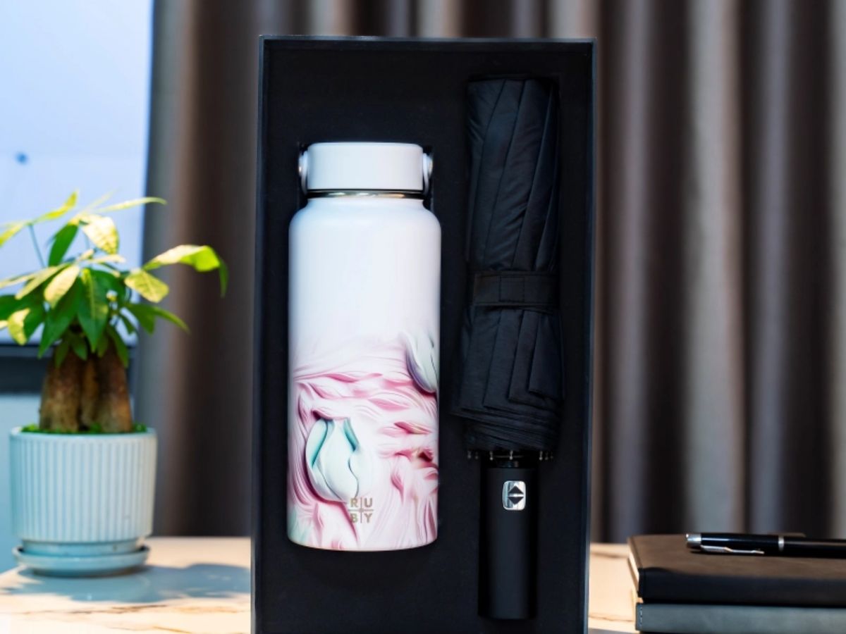 Bình giữ nhiệt thông minh quan tâm sức khỏe, đong đầy ý nghĩa