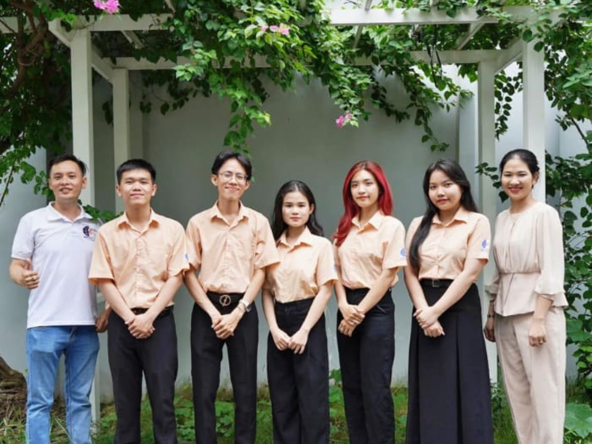 Đồng phục Cofer theo khoa mỗi màu một bản sắc riêng