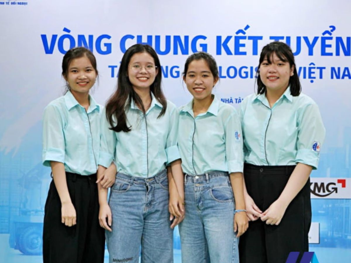 Hack áo sơ mi đồng phục Cofer không còn cứng nhắc