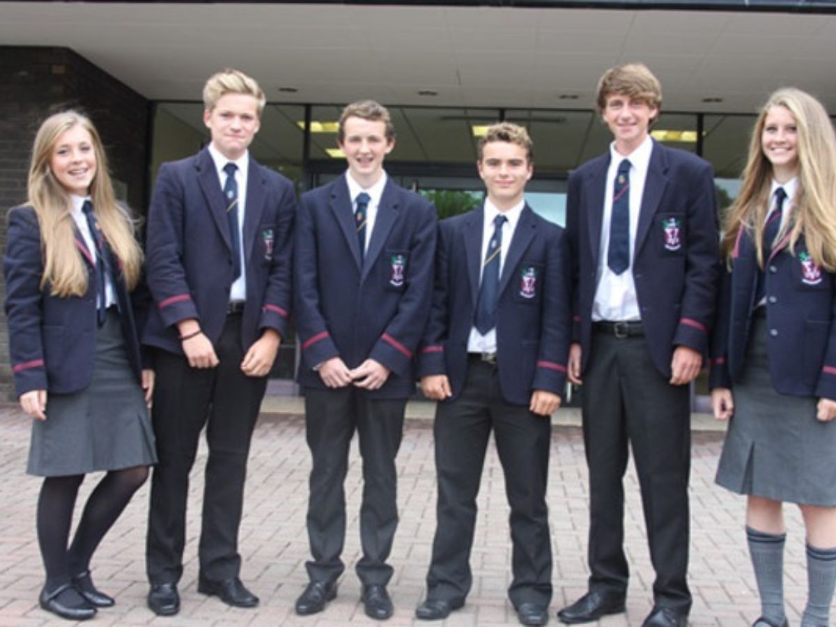 Phong cách Gentleman Anh Quốc cho nam giới hiện đại