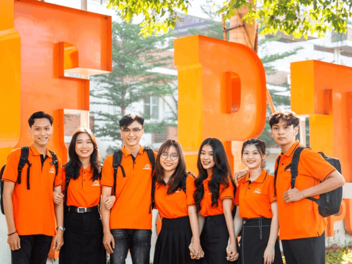 Sinh viên Đại học FPT