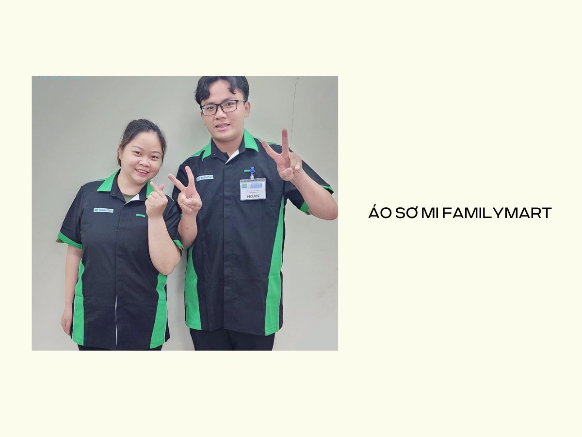 Nhân viên FamilyMart mặc áo sơ mi đồng phục