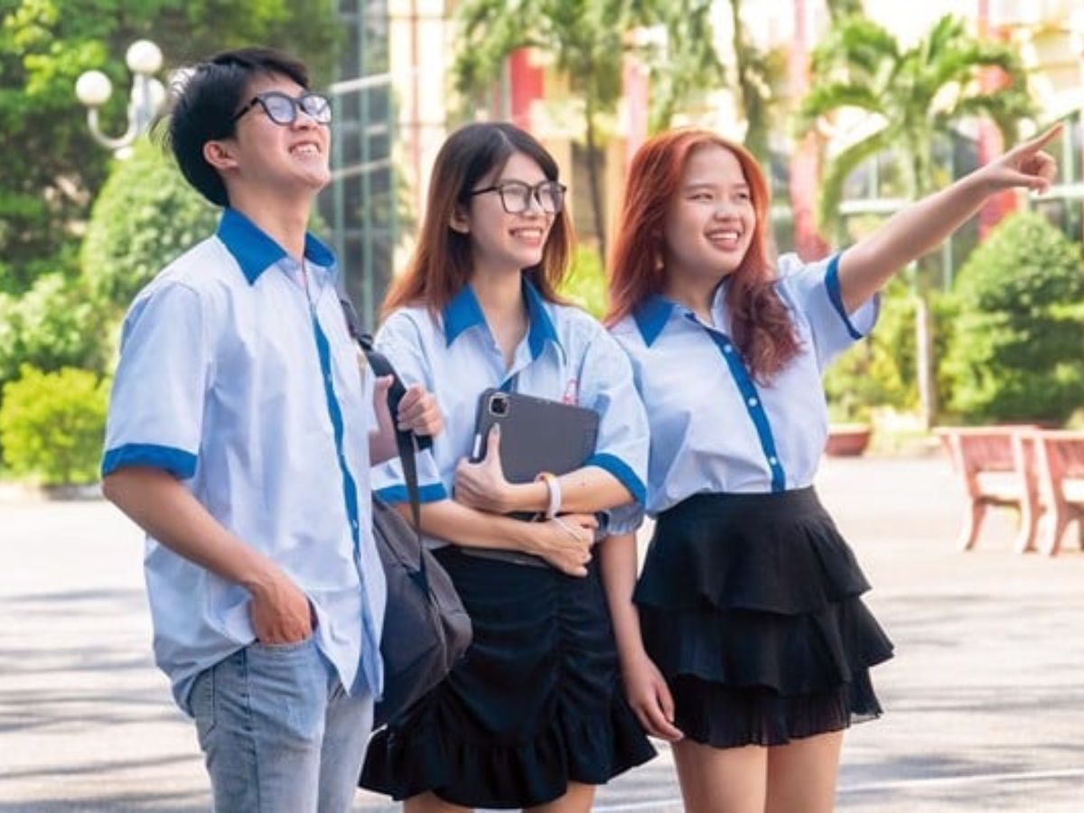 Áo Sơ Mi Đồng Phục PTIT Thanh Lịch và Chuyên Nghiệp