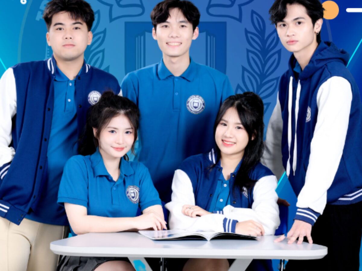 Mẫu đồng phục của sinh viên EAUT 