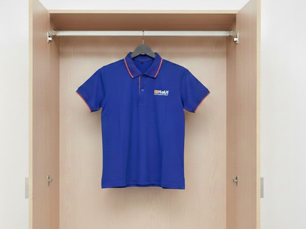 Bảo quản đúng cách sẽ giúp đồng phục của bạn luôn trông như mới sau nhiều năm gắn bó. 