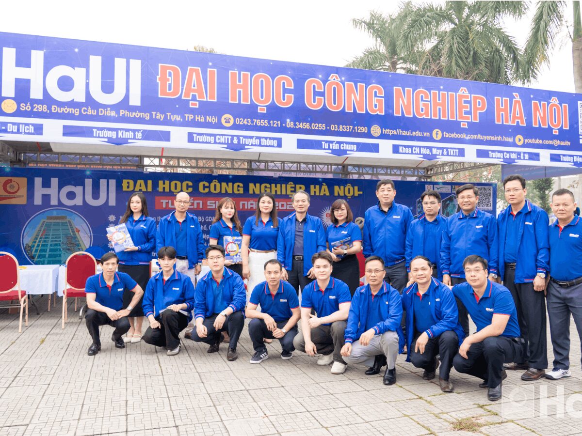 Phối đồ với áo đồng phục cho gọn gàng 