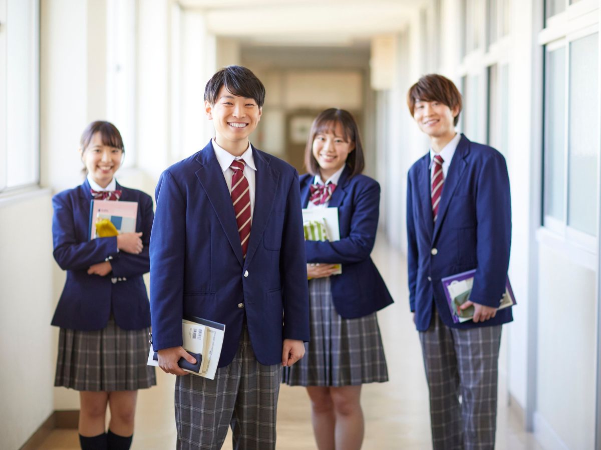 Đồng phục trường học nên phù hợp theo môi trường